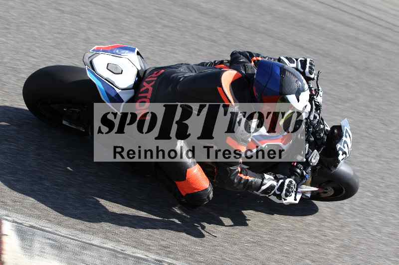 /44 09.08.2025 Plüss Moto Sport ADR/Freies Fahren/327